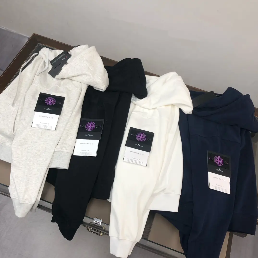 R1F12 STONE ISLAND hooded sweatshirt  55$ gallery