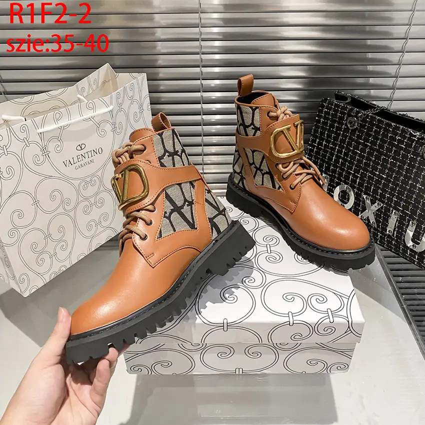 R1F2 Valentino elegant ankle boots 65$ gallery