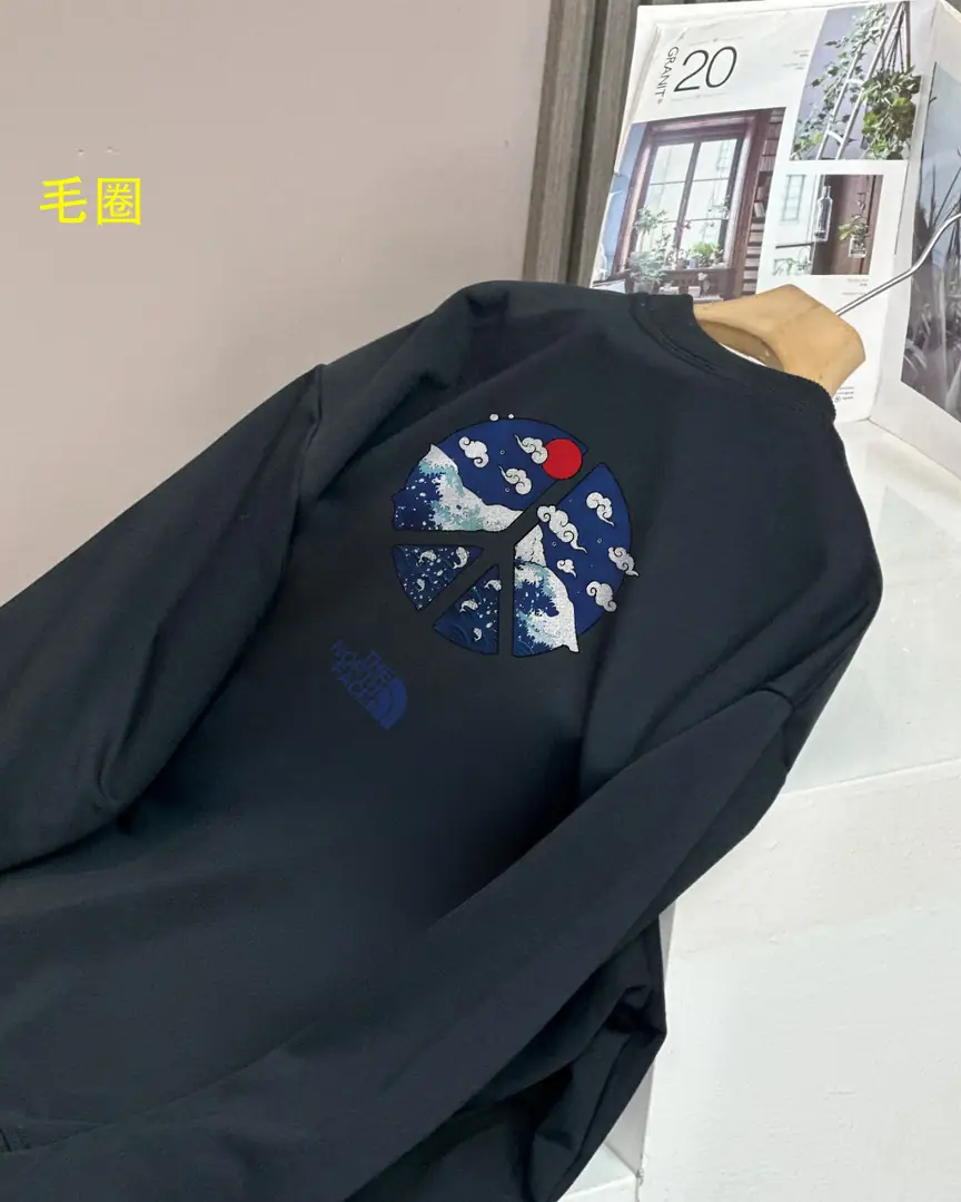 R1F5 The North Face crew neck sweatshirt  48$ gallery