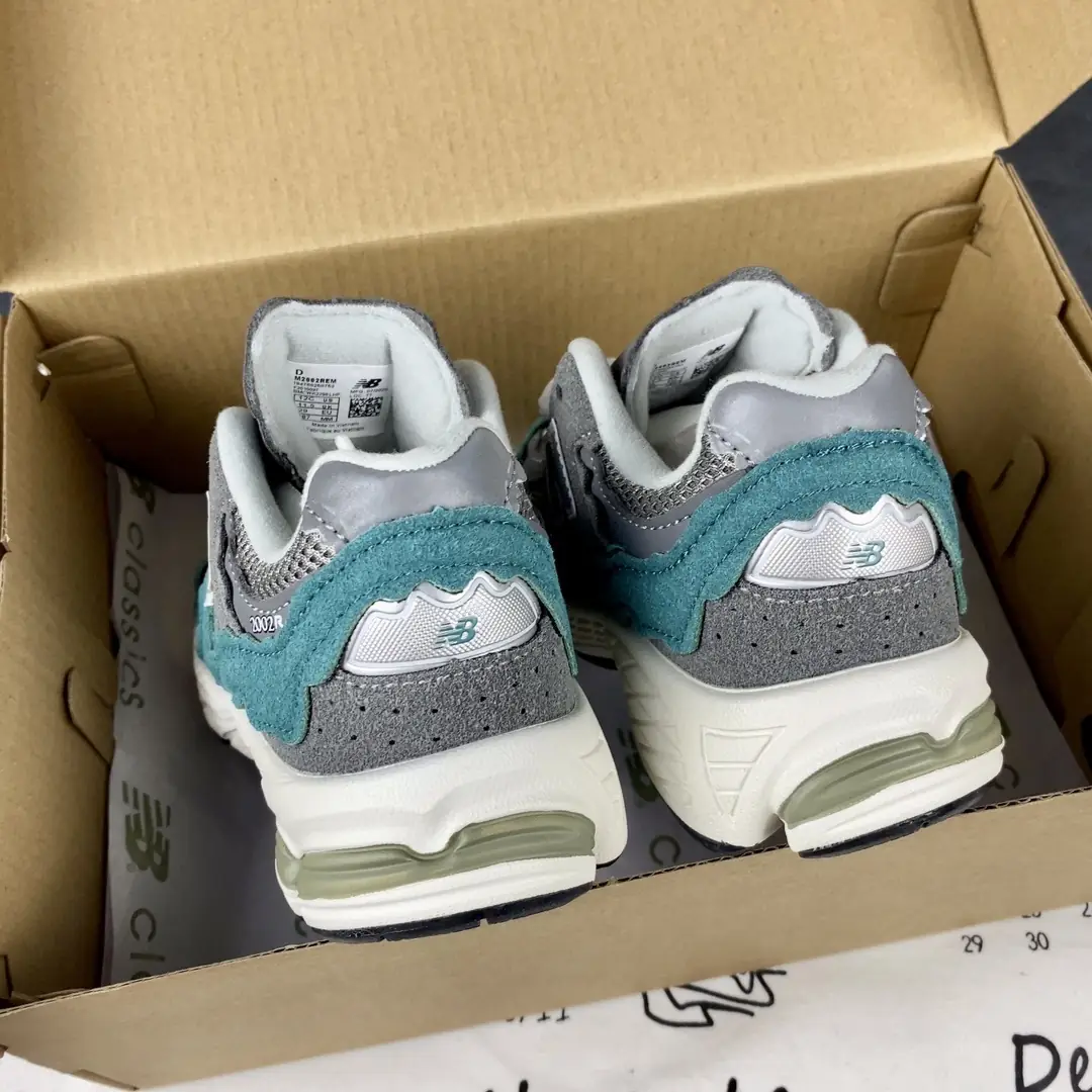 RR01 NB2002  Children's shoes  41$ gallery