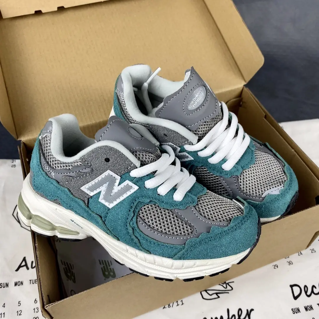 RR01 NB2002  Children's shoes  41$ gallery