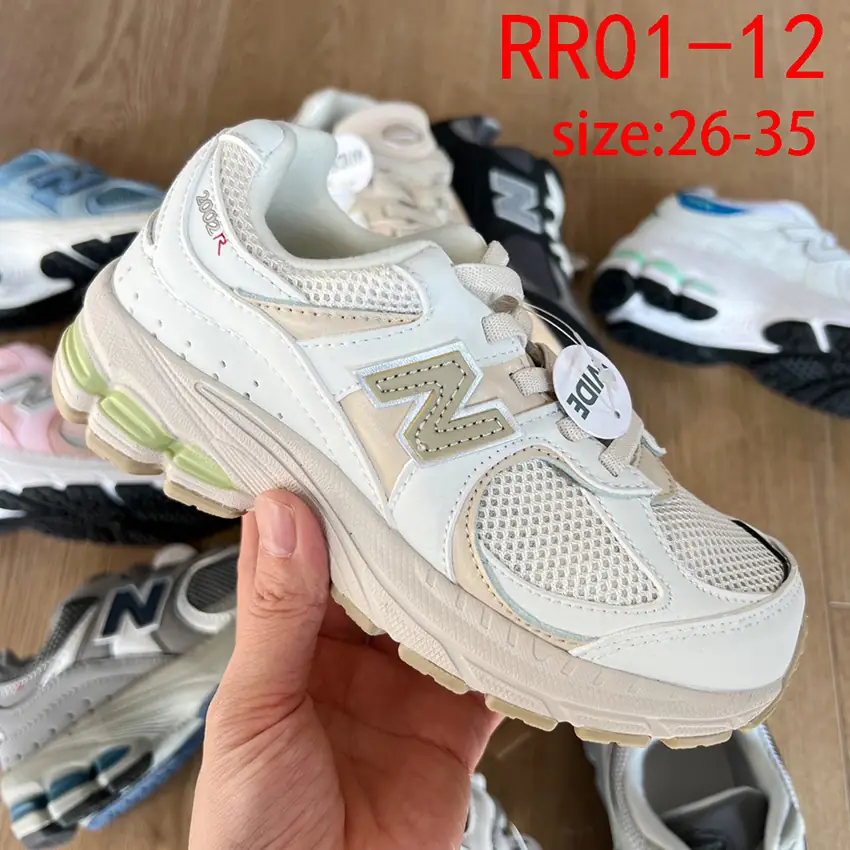 RR01 NB2002  Children's shoes  41$ gallery