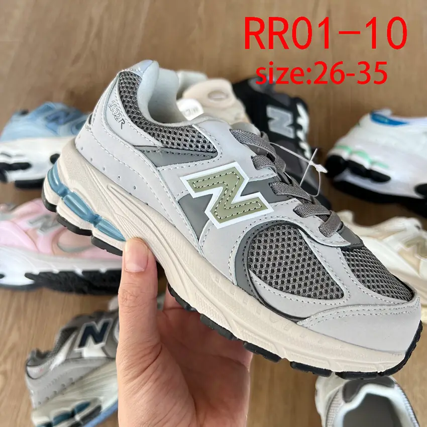 RR01 NB2002  Children's shoes  41$ gallery