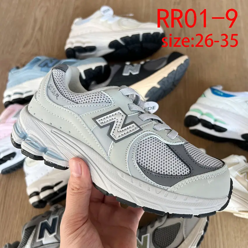 RR01 NB2002  Children's shoes  41$ gallery