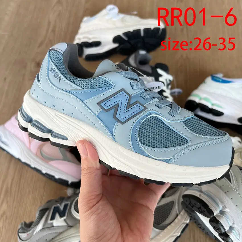 RR01 NB2002  Children's shoes  41$ gallery