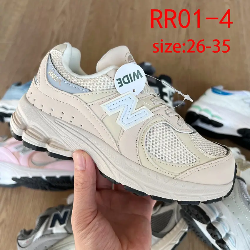 RR01 NB2002  Children's shoes  41$ gallery