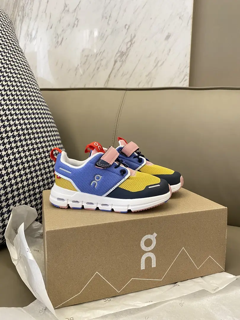 RR12 Angpao children's shoes 41$ gallery