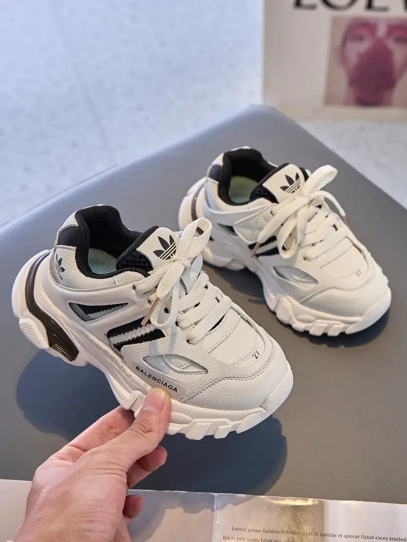 RR17 Adidas co-branded children's shoes 43$ gallery