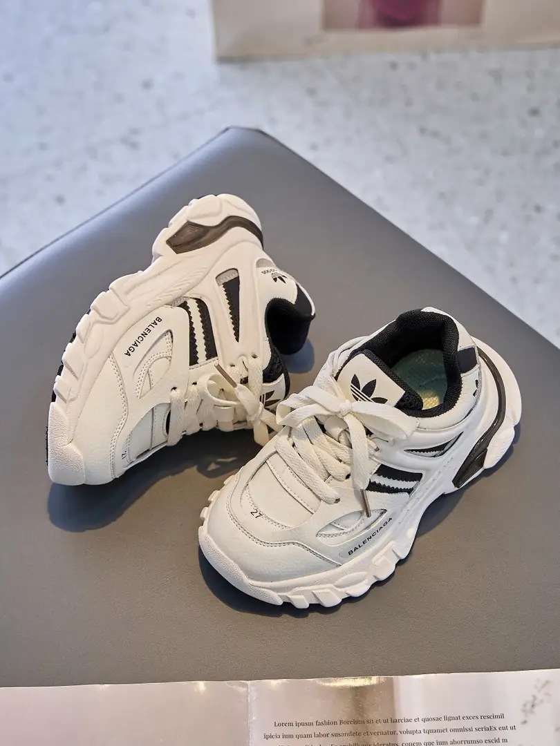 RR17 Adidas co-branded children's shoes 43$ gallery