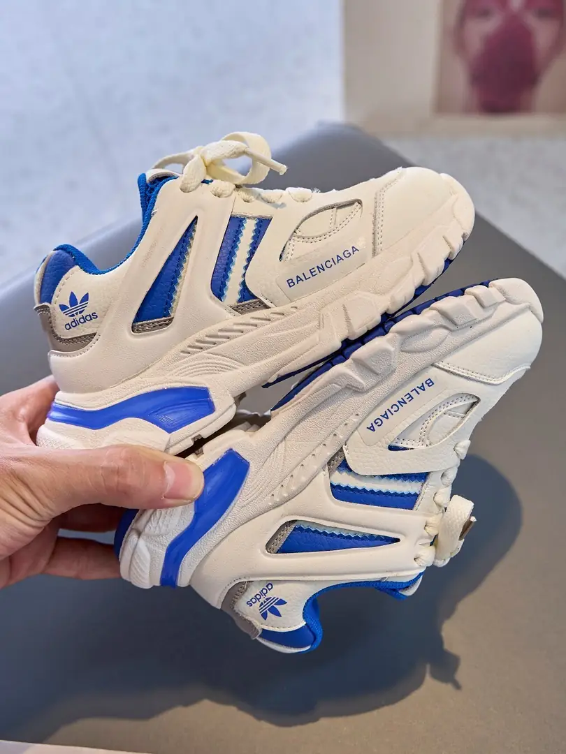 RR17 Adidas co-branded children's shoes 43$ gallery