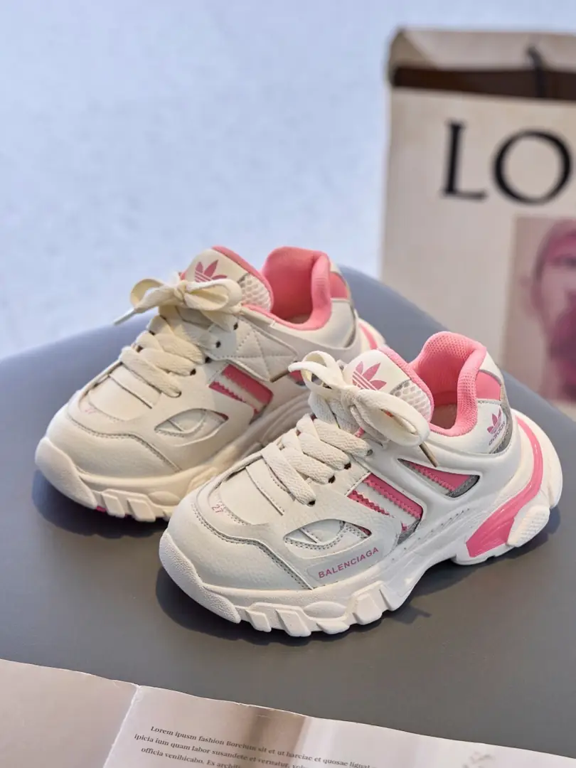 RR17 Adidas co-branded children's shoes 43$ gallery