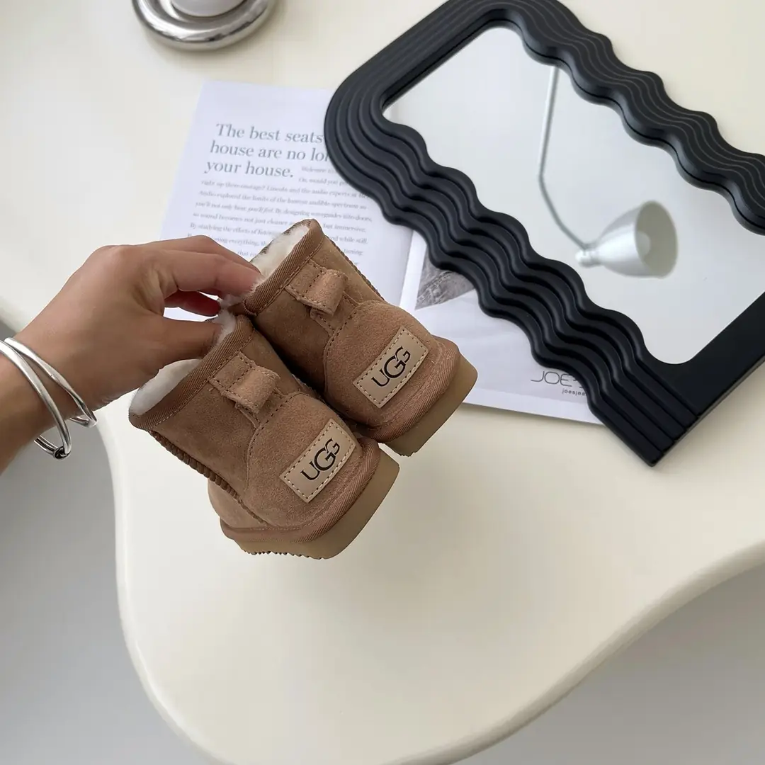 RR22 UGG Kids Snow Boots 43$ gallery