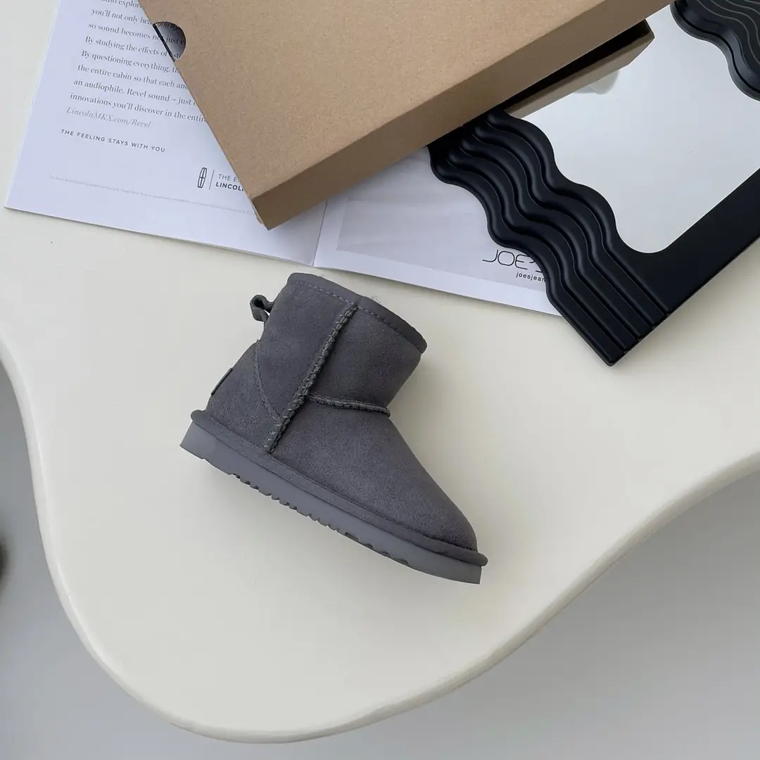 RR22 UGG Kids Snow Boots 43$ gallery