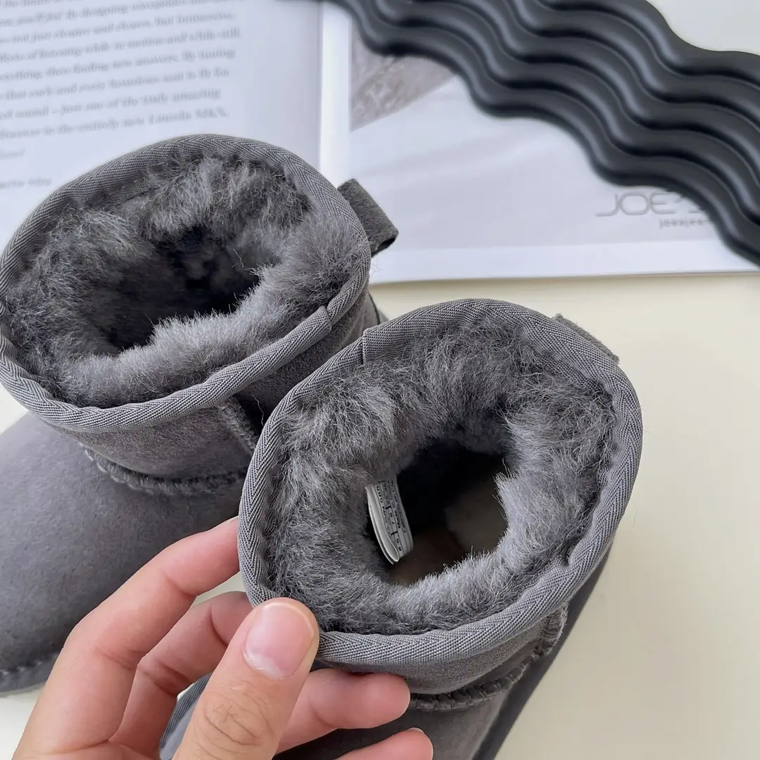 RR22 UGG Kids Snow Boots 43$ gallery