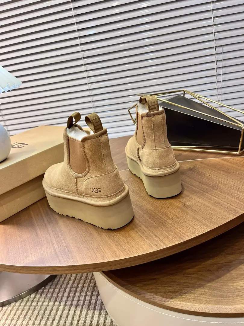 RS01 UGG Chelsea Snow Boots 58.5$ gallery