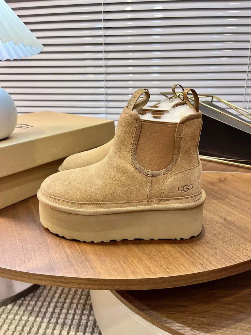 RS01 UGG Chelsea Snow Boots 58.5$ gallery