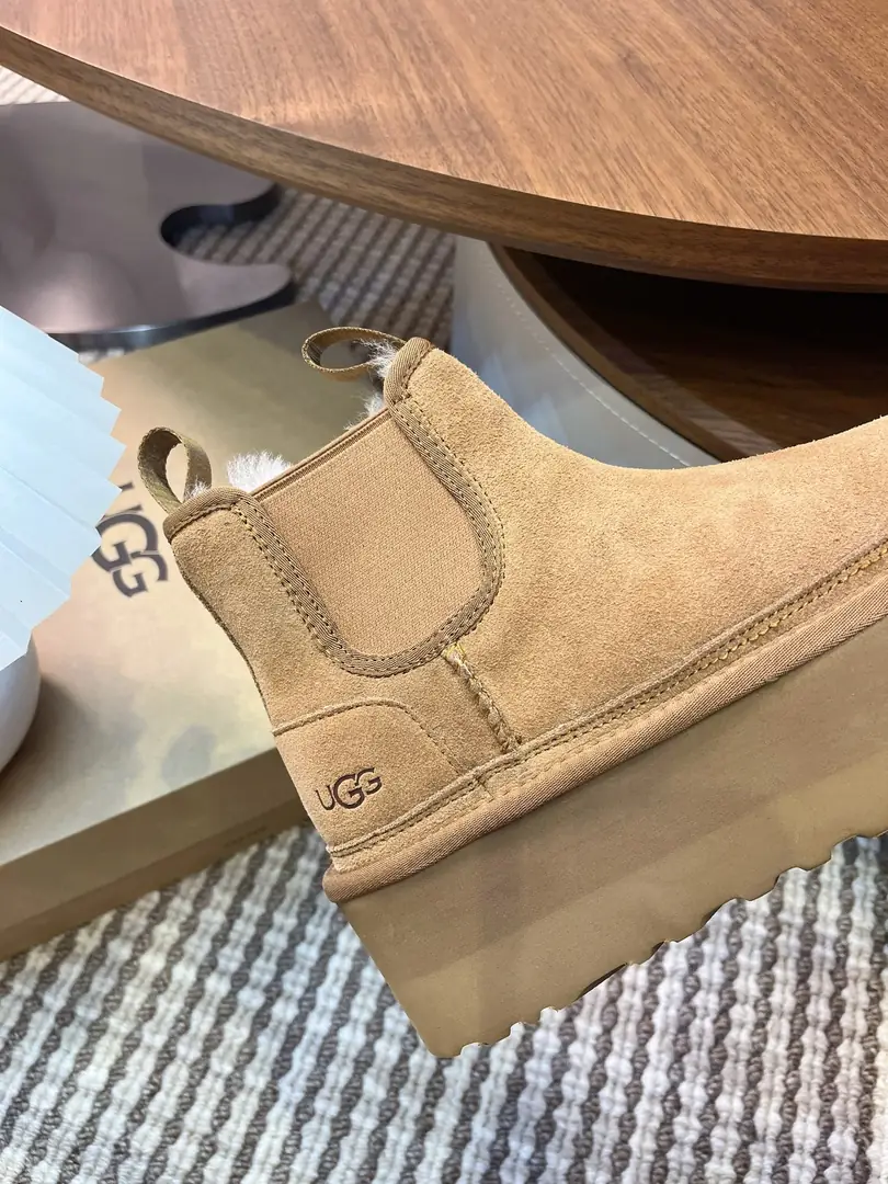 RS01 UGG Chelsea Snow Boots 58.5$ gallery