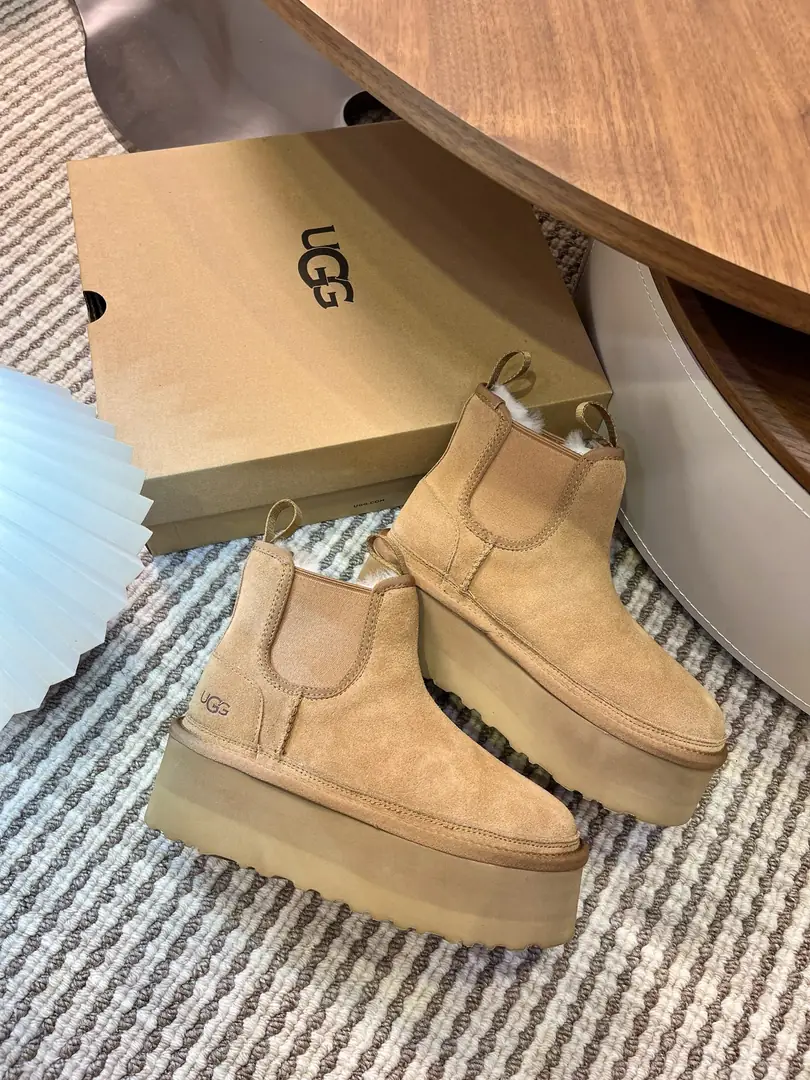 RS01 UGG Chelsea Snow Boots 58.5$ gallery