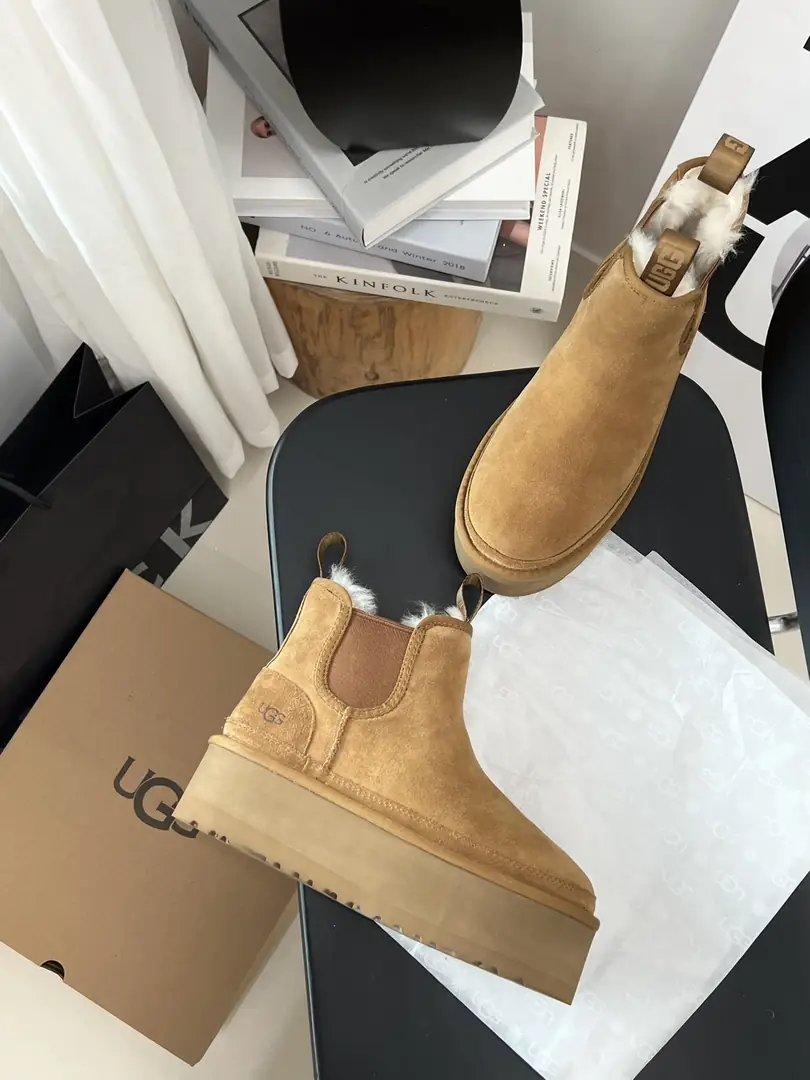 TV02 UGG Chelsea Snow Boots 63$ gallery