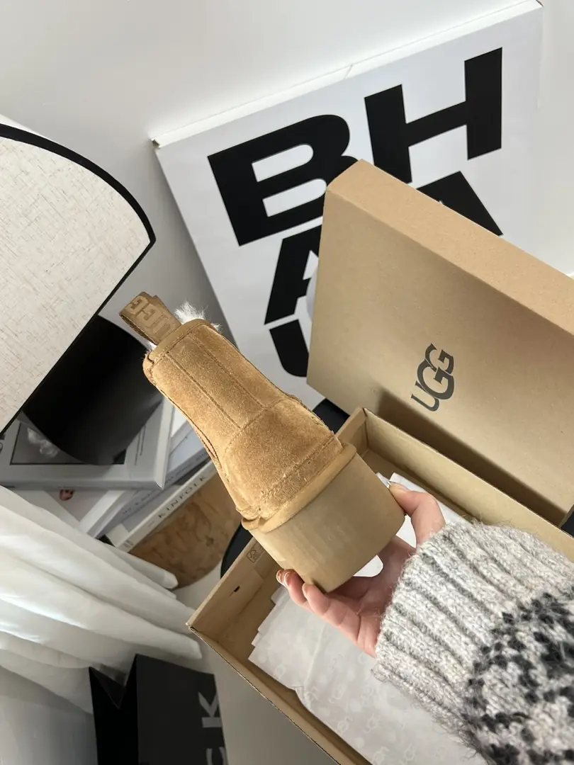 TV02 UGG Chelsea Snow Boots 63$ gallery