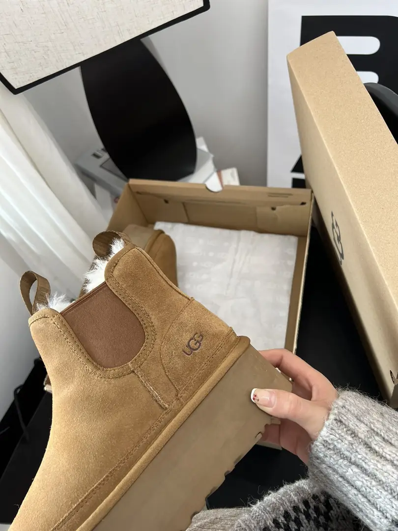 TV02 UGG Chelsea Snow Boots 63$ gallery