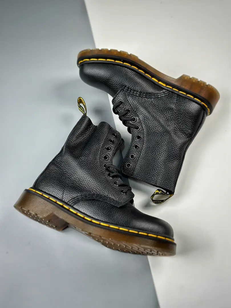 TV05 Dr.martens Martin boots 60$ gallery