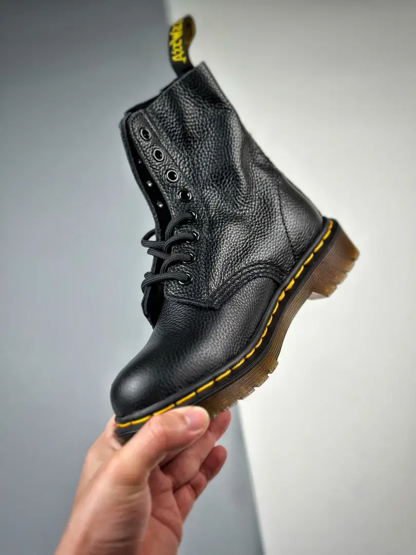TV05 Dr.martens Martin boots 60$ gallery