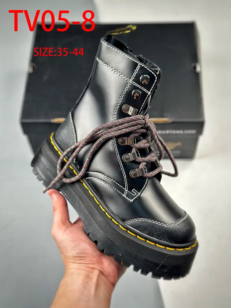 TV05 Dr.martens Martin boots 60$ gallery