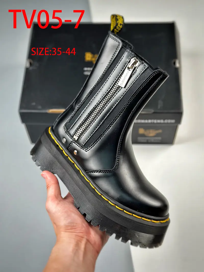 TV05 Dr.martens Martin boots 60$ gallery