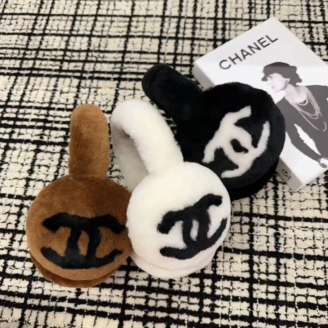 TV09 Chanel earmuffs 30$ gallery