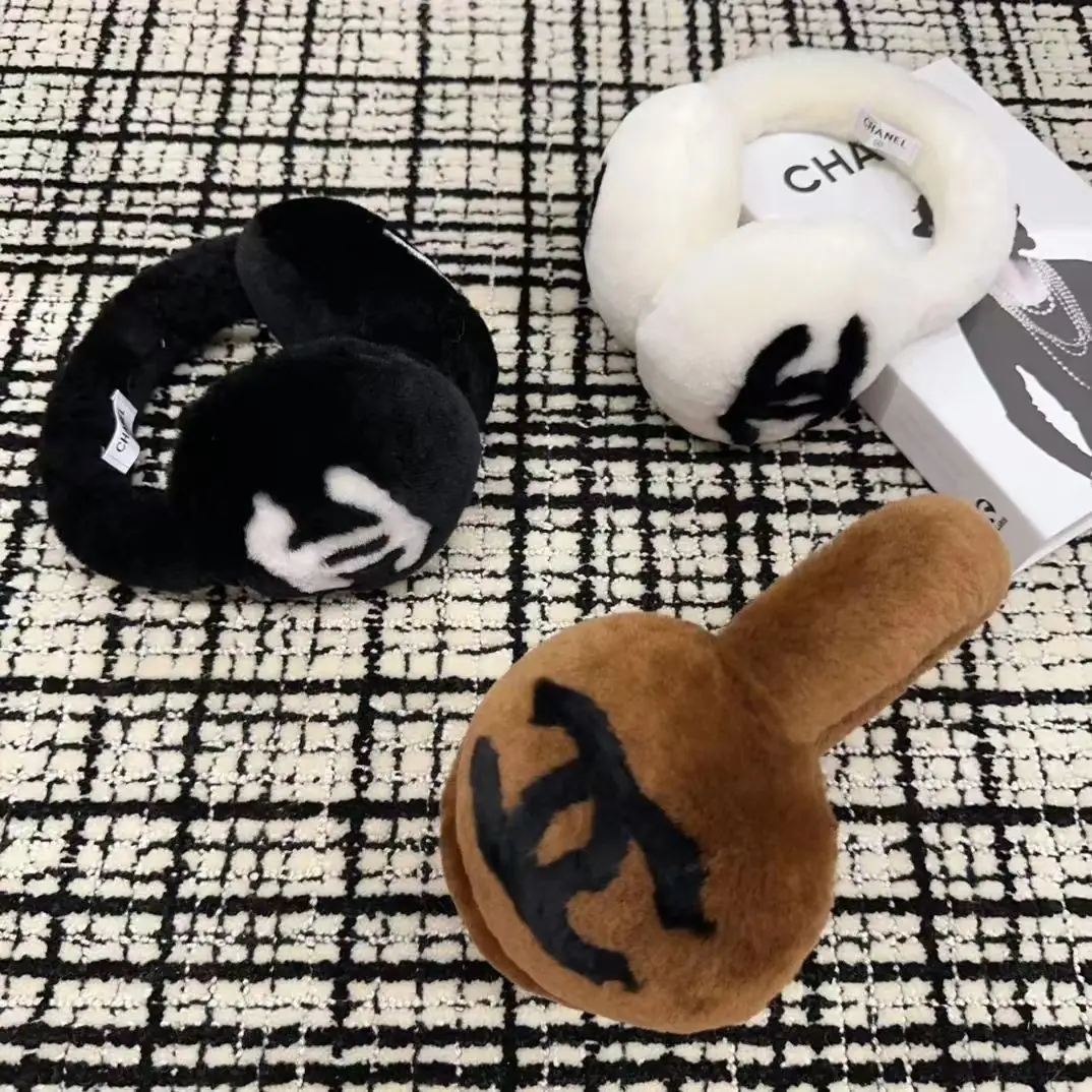 TV09 Chanel earmuffs 30$ gallery