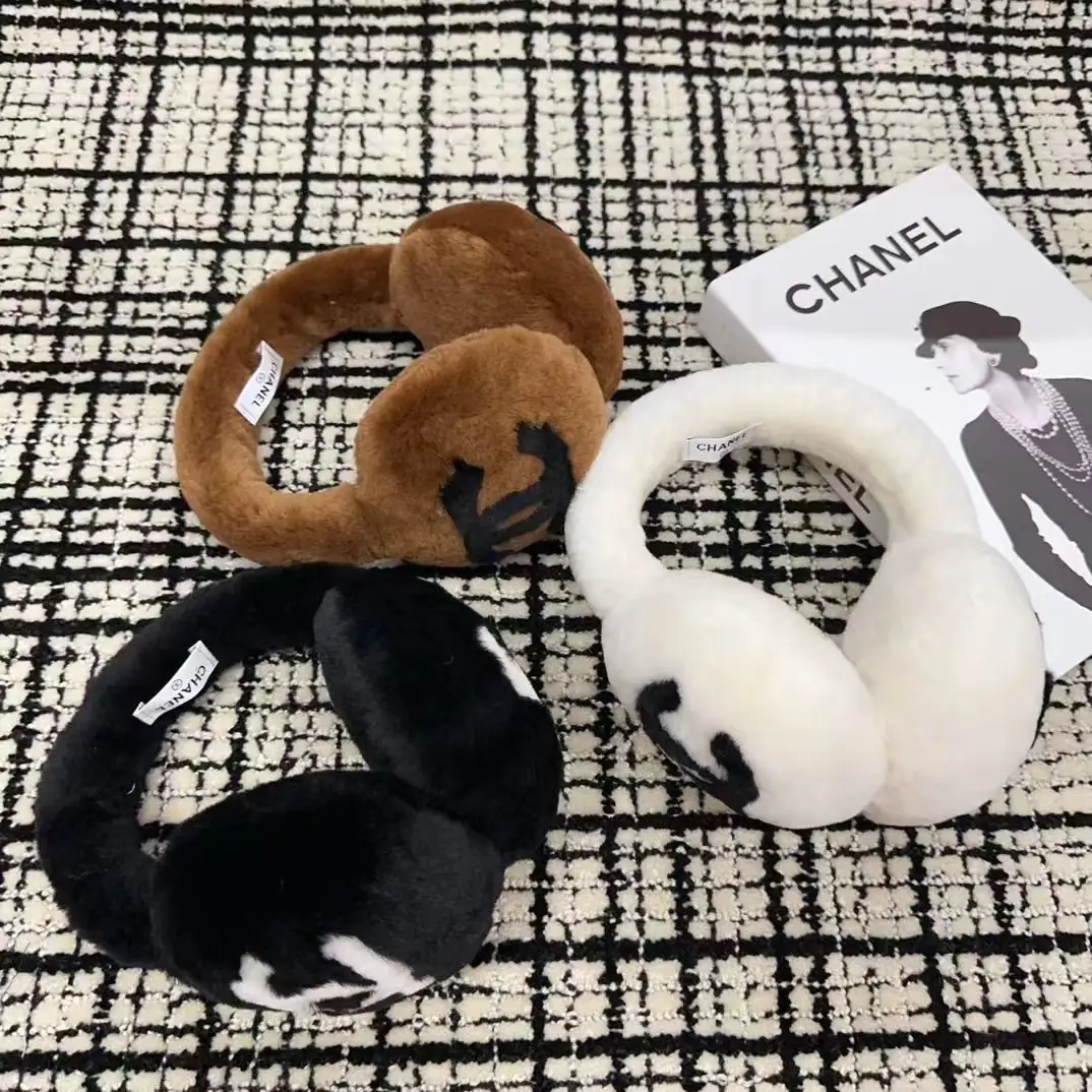 TV09 Chanel earmuffs 30$ gallery