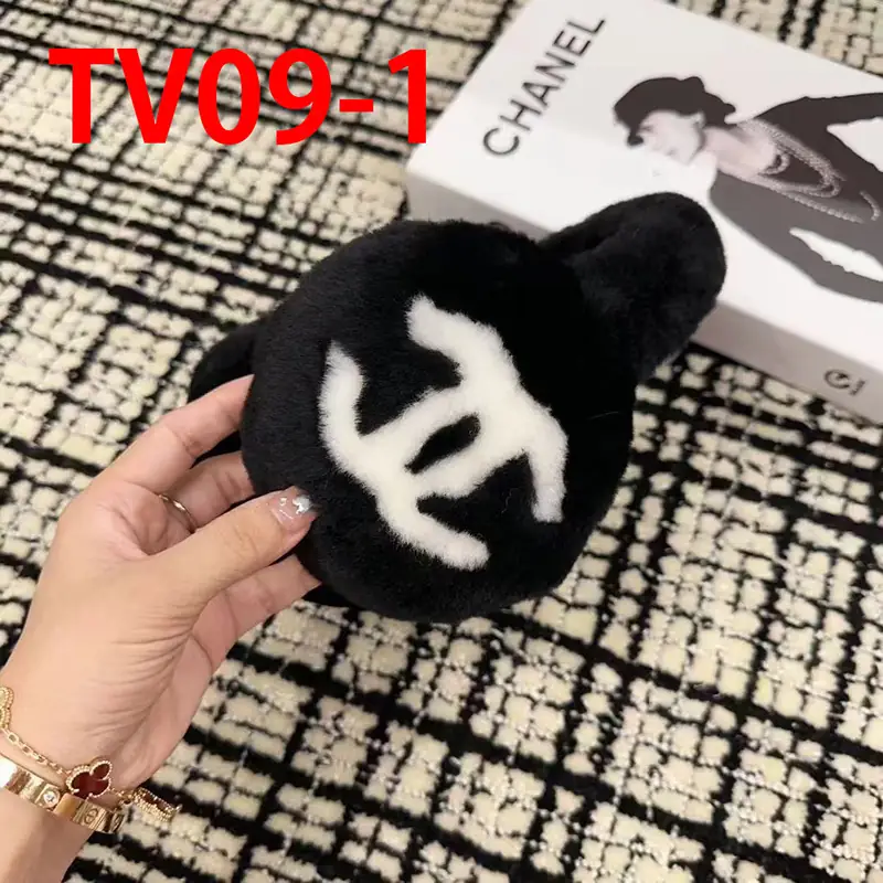 TV09 Chanel earmuffs 30$ gallery