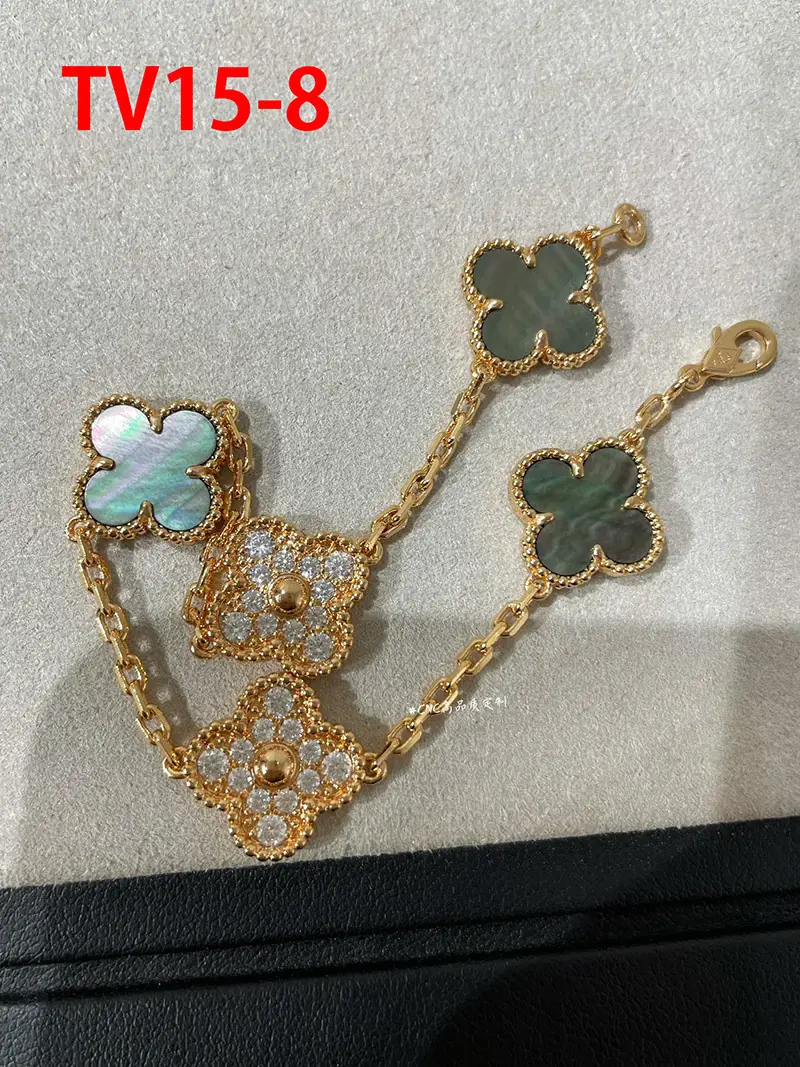 TV15 Van Cleef & Arpels Four-Leaf Clover Five-Flower Bracelet 30$ gallery