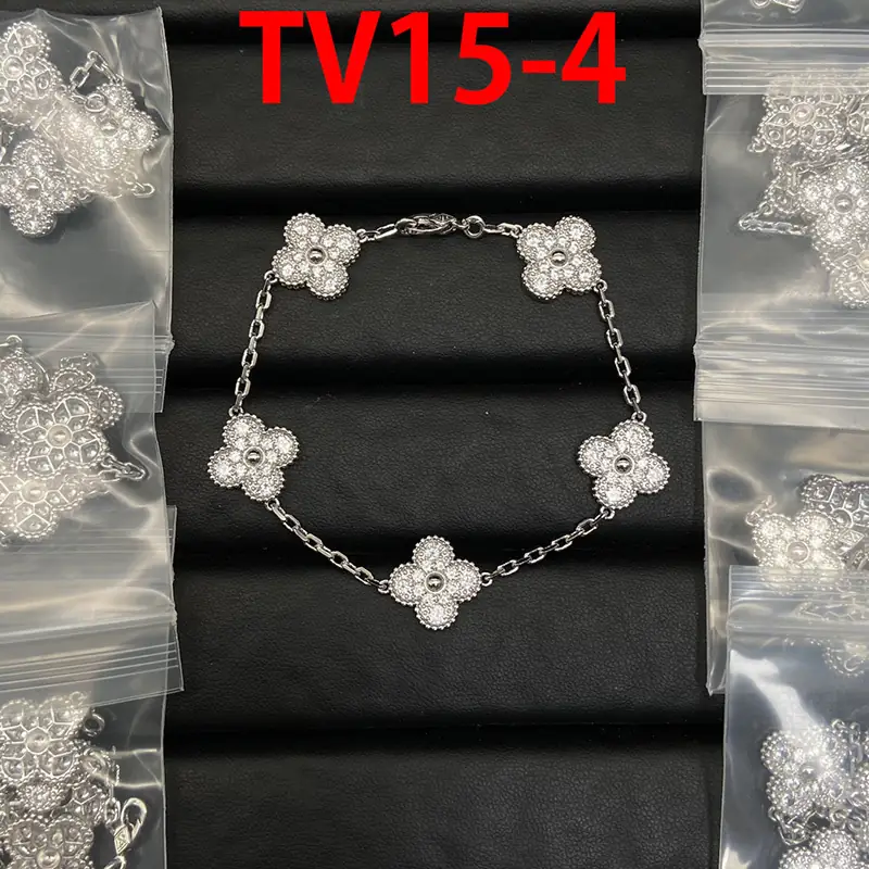 TV15 Van Cleef & Arpels Four-Leaf Clover Five-Flower Bracelet 30$ gallery