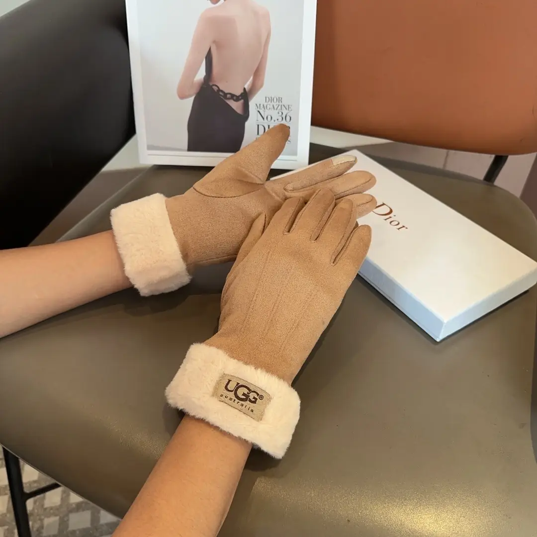 TV23 UGG Plush Gloves 50$ gallery