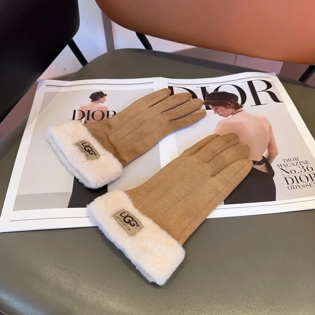 TV23 UGG Plush Gloves 50$ gallery