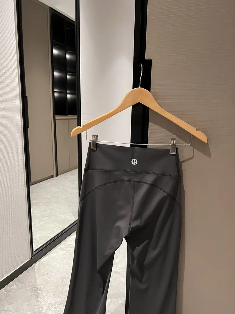 TV28 lululemon yoga jacket set (shirt + pants) 55$ gallery