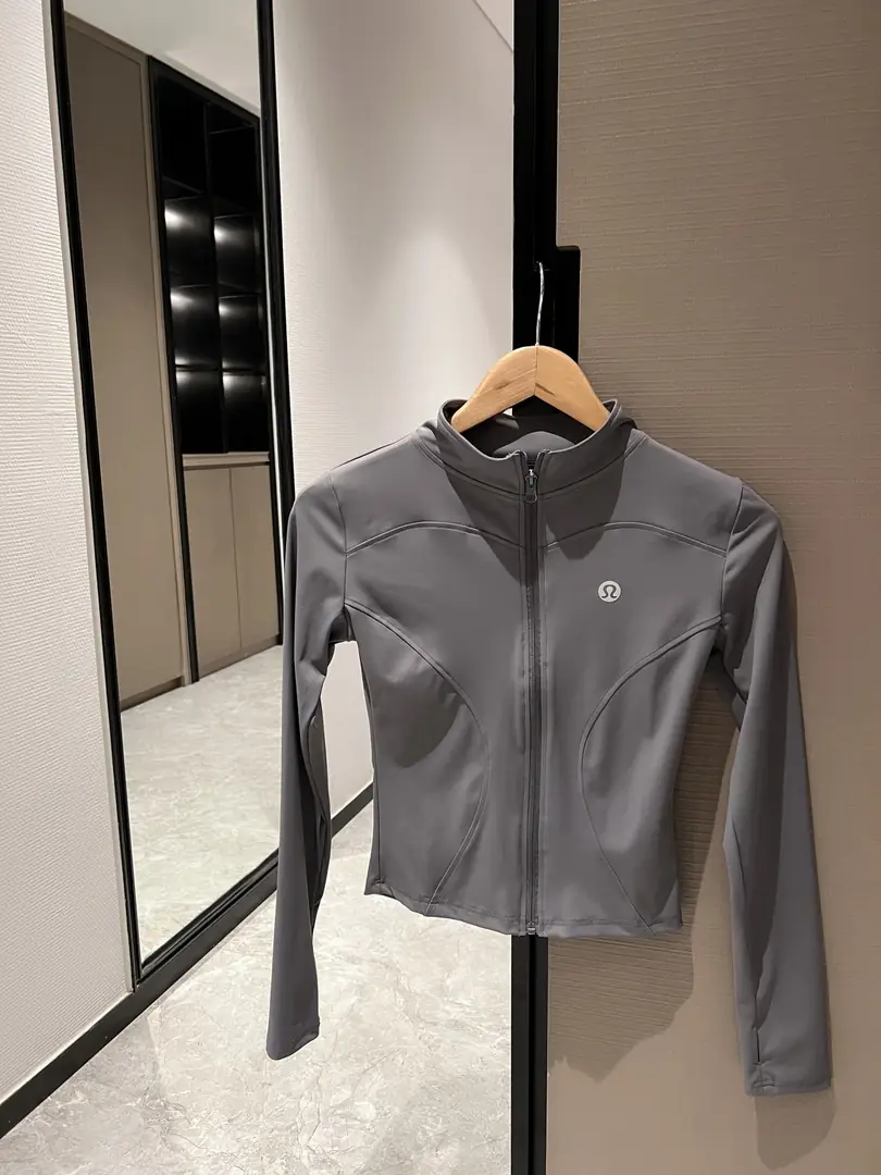 TV28 lululemon yoga jacket set (shirt + pants) 55$ gallery