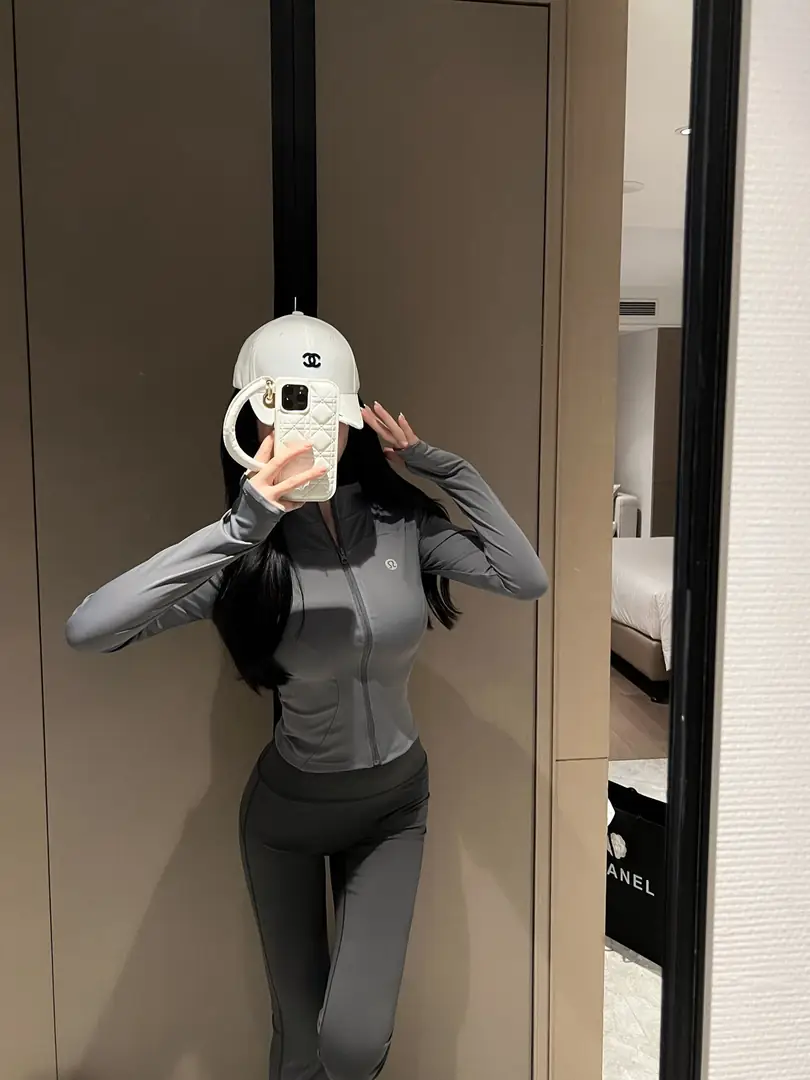 TV28 lululemon yoga jacket set (shirt + pants) 55$ gallery