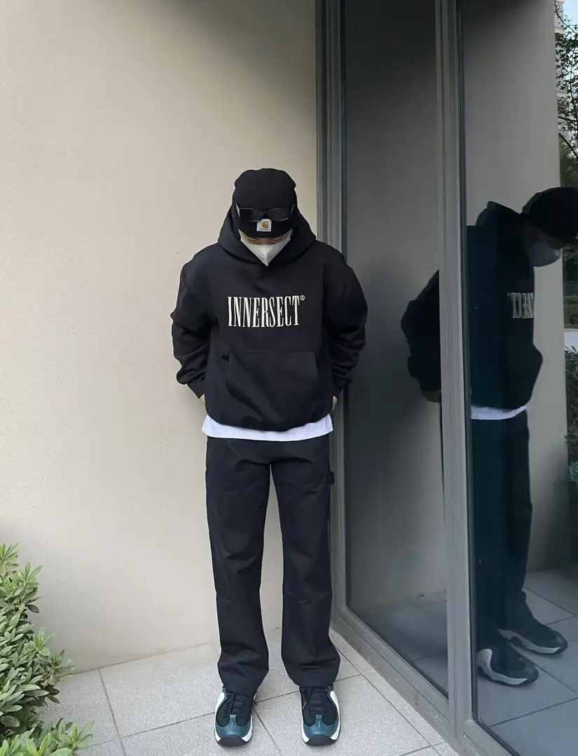 TV39 Carhartt ski hat 27$ gallery