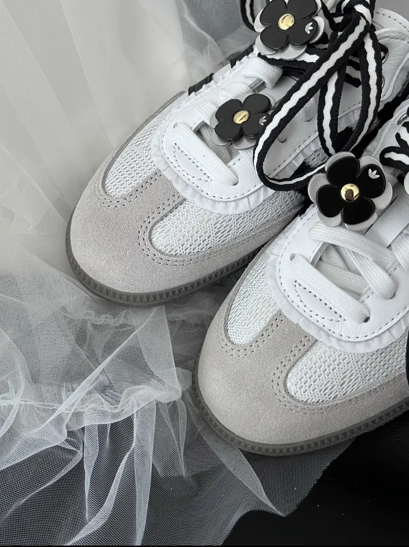 TV40  Adidas Shoes 57$ gallery