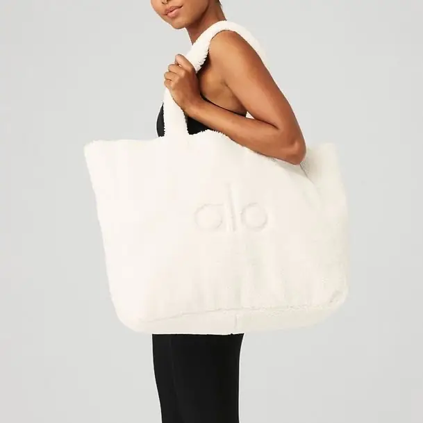 U8Q1 ALO bag 40$ gallery