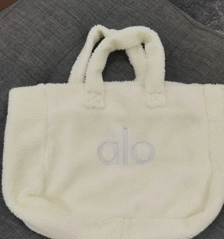 U8Q1 ALO bag 40$ gallery