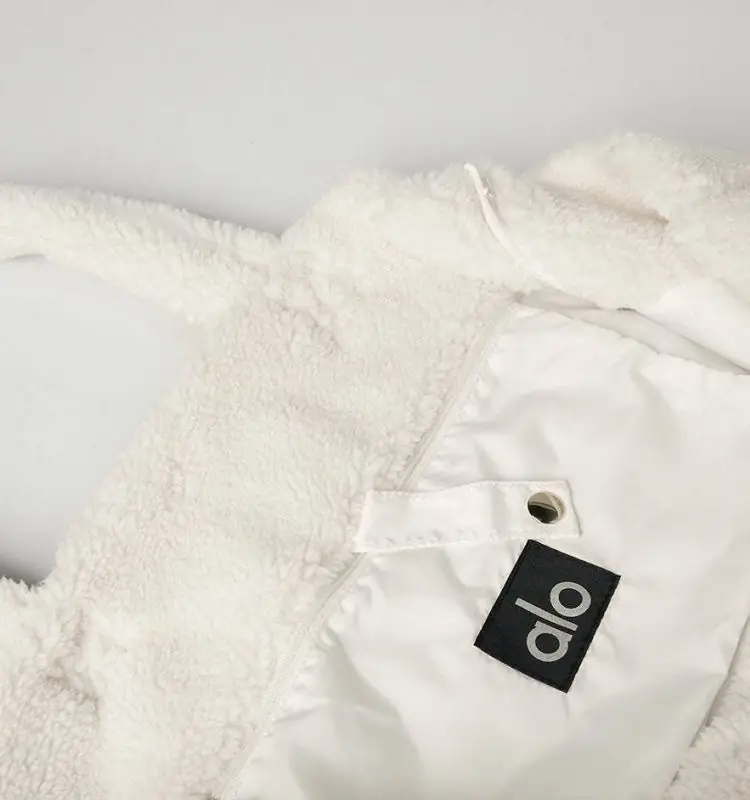 U8Q1 ALO bag 40$ gallery