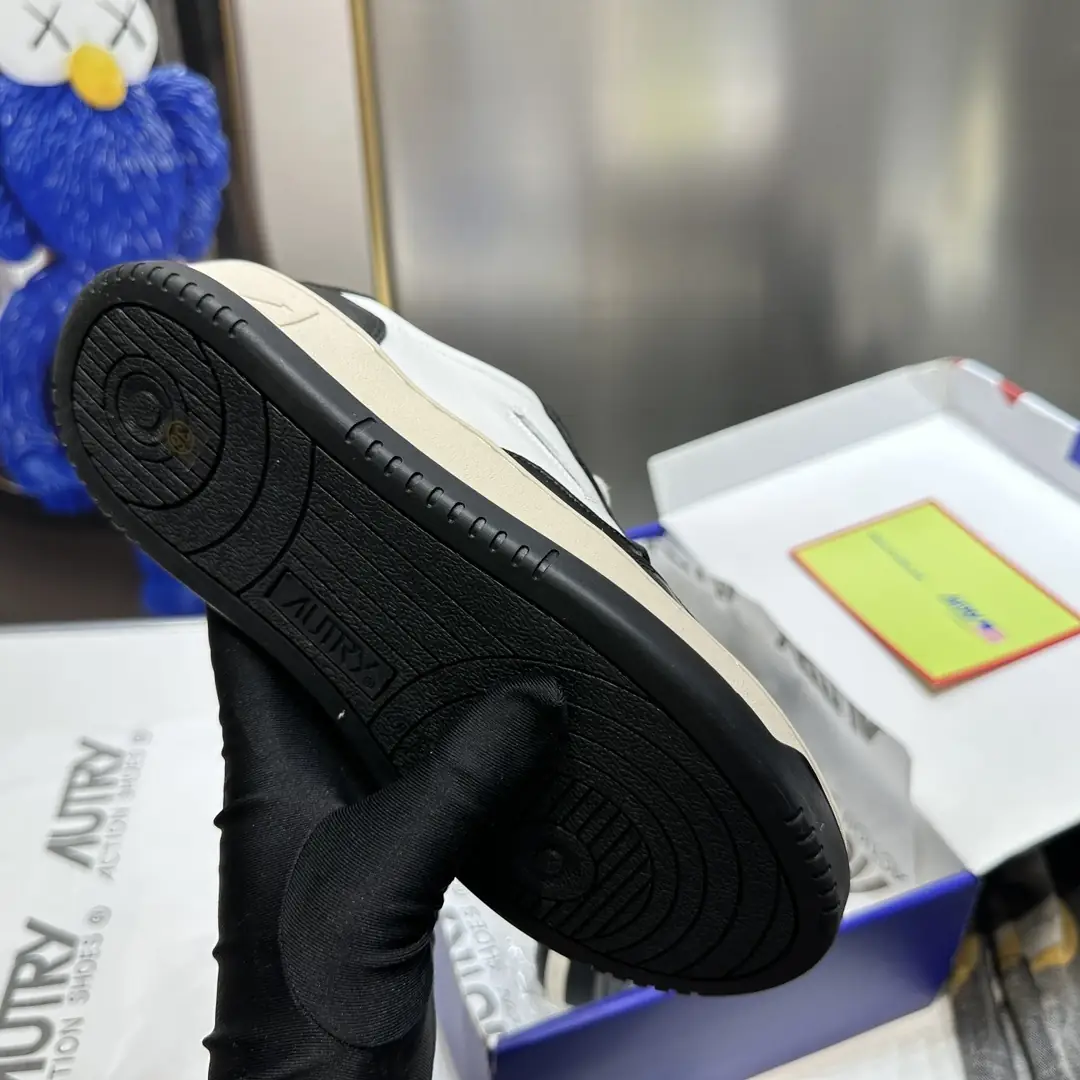 W1E2 Autry shoes 52$ gallery