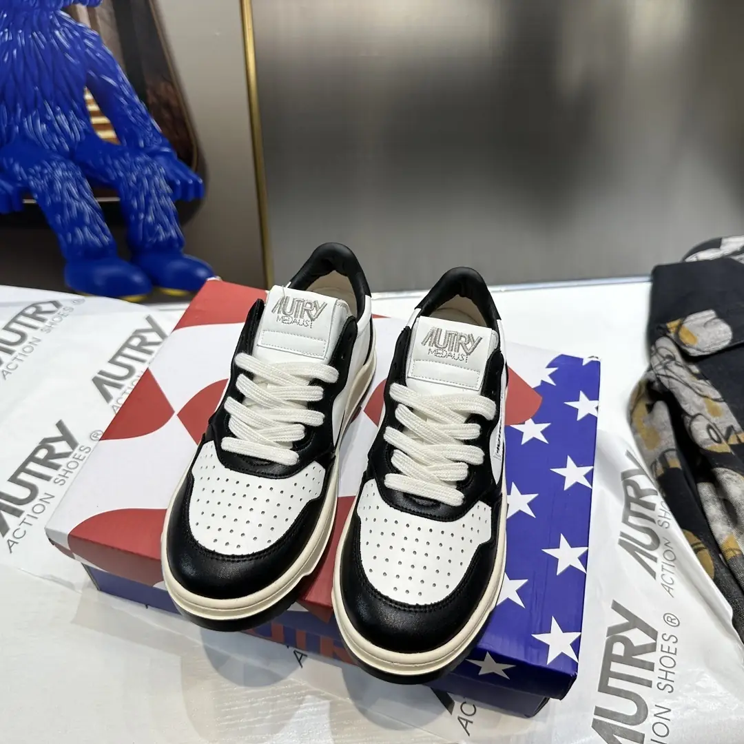 W1E2 Autry shoes 52$ gallery