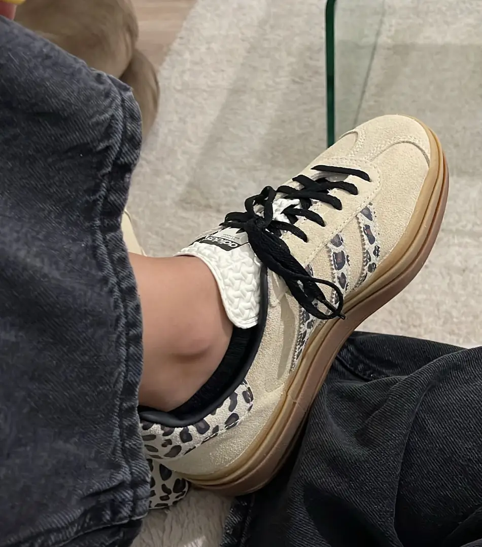 Y111D Adidas Gazelle Bold W 56$ gallery