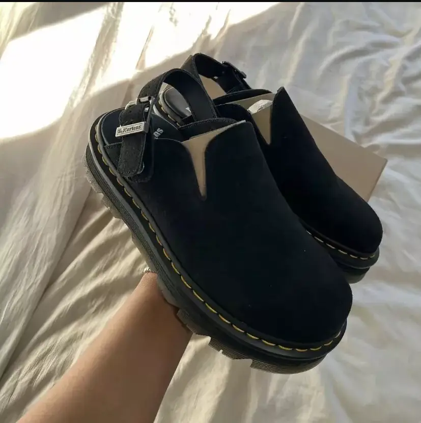 Y119D Dr.Martens 58.8$ gallery