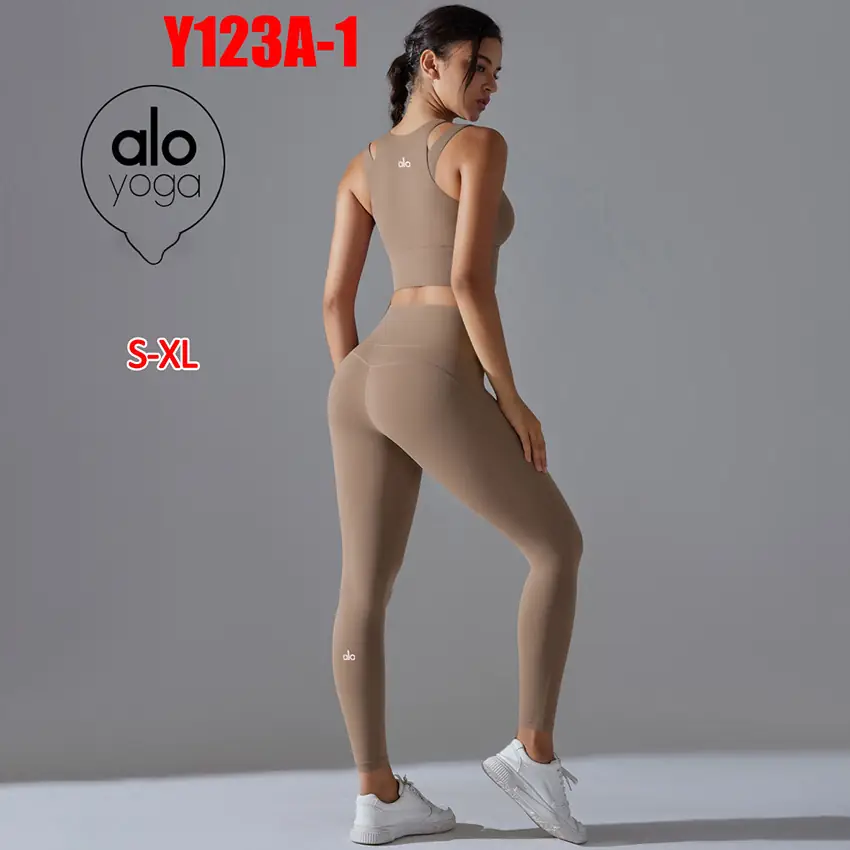 Y123A alo yoga set 40$ gallery